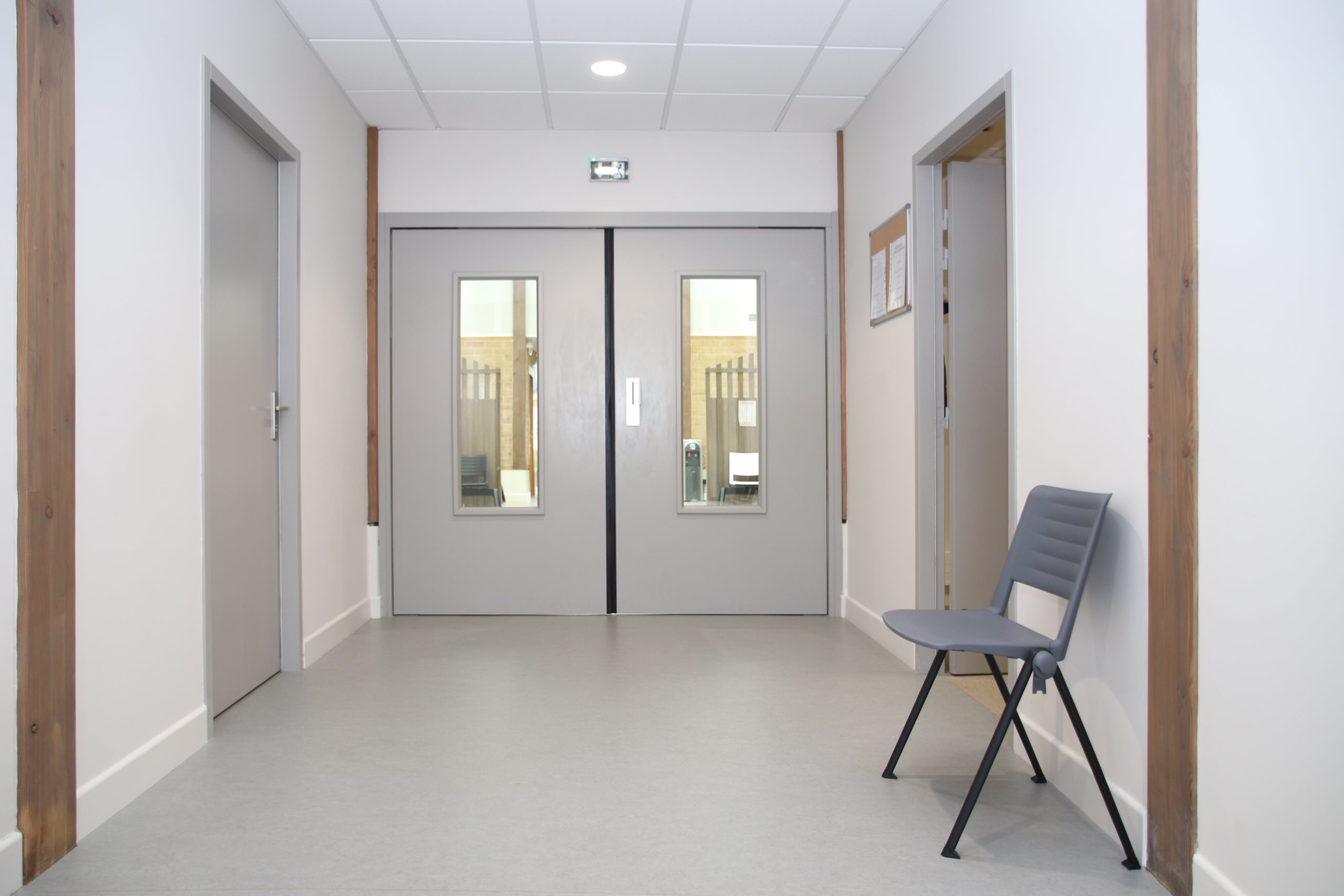 Les portes d'hôpital et dans les établissements de santé